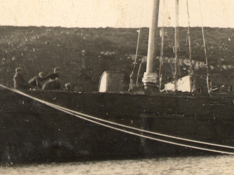 Detail raising the first tower