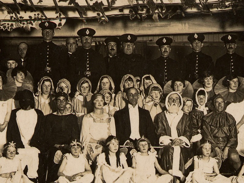 Governor Hodson next to 